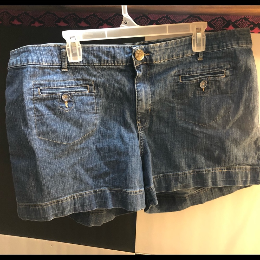 Women’s jean shorts